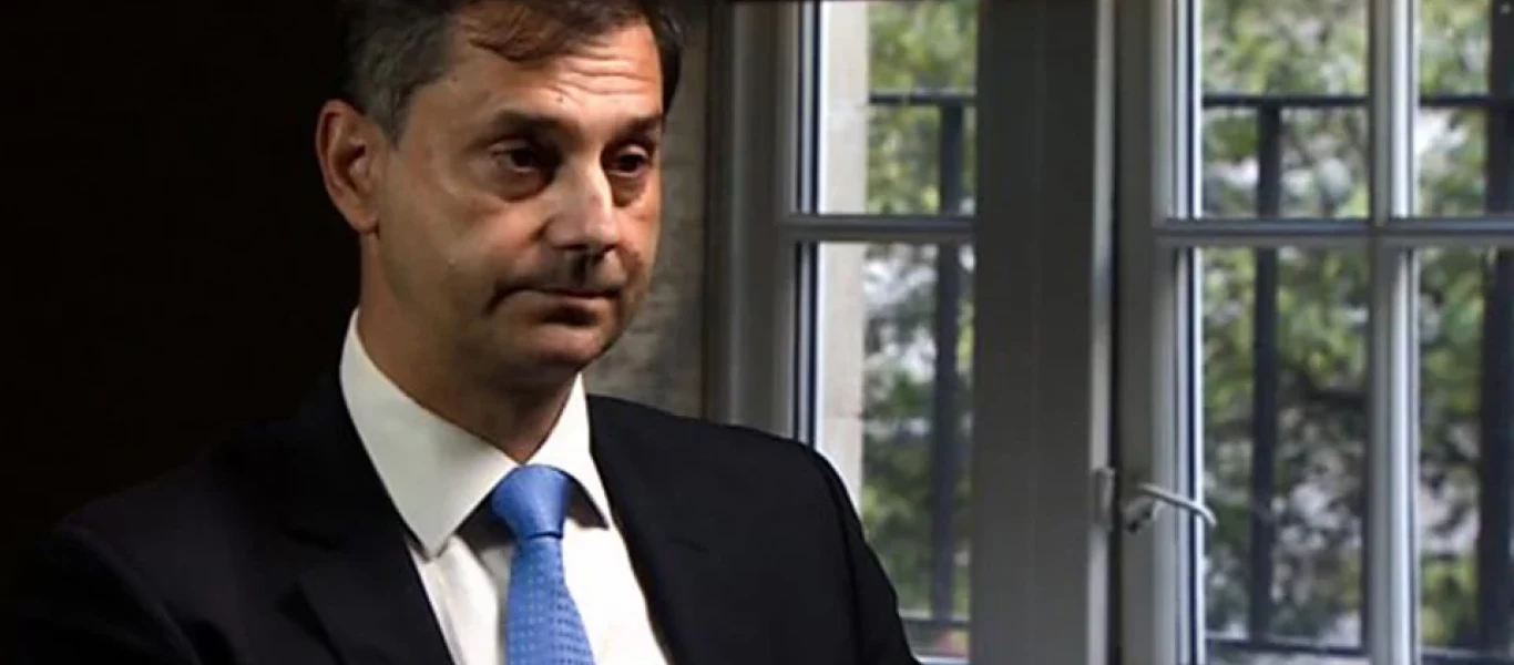 Το δις εξαμαρτείν… για τον Χ.Θεοχάρη - Δεν του «βγαίνει» με τους Βρετανούς δημοσιογράφους